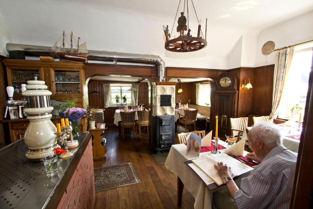 Nobis Krug Hotel Gross Sarau Luaran gambar